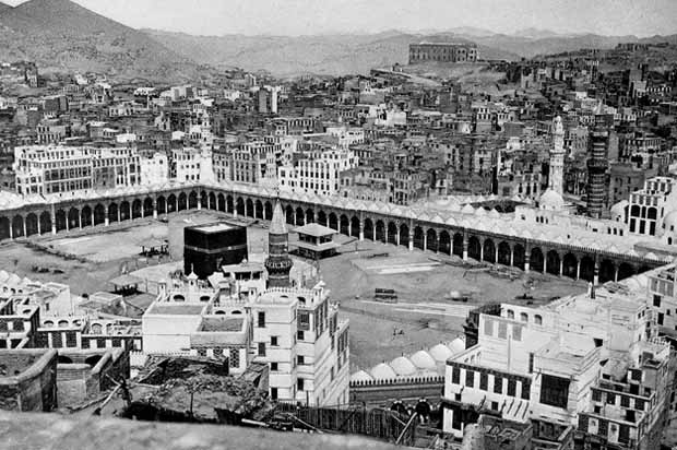 RECONCEPTUALISING MECCA : The Hajj in the Era of Hyper-Mobility