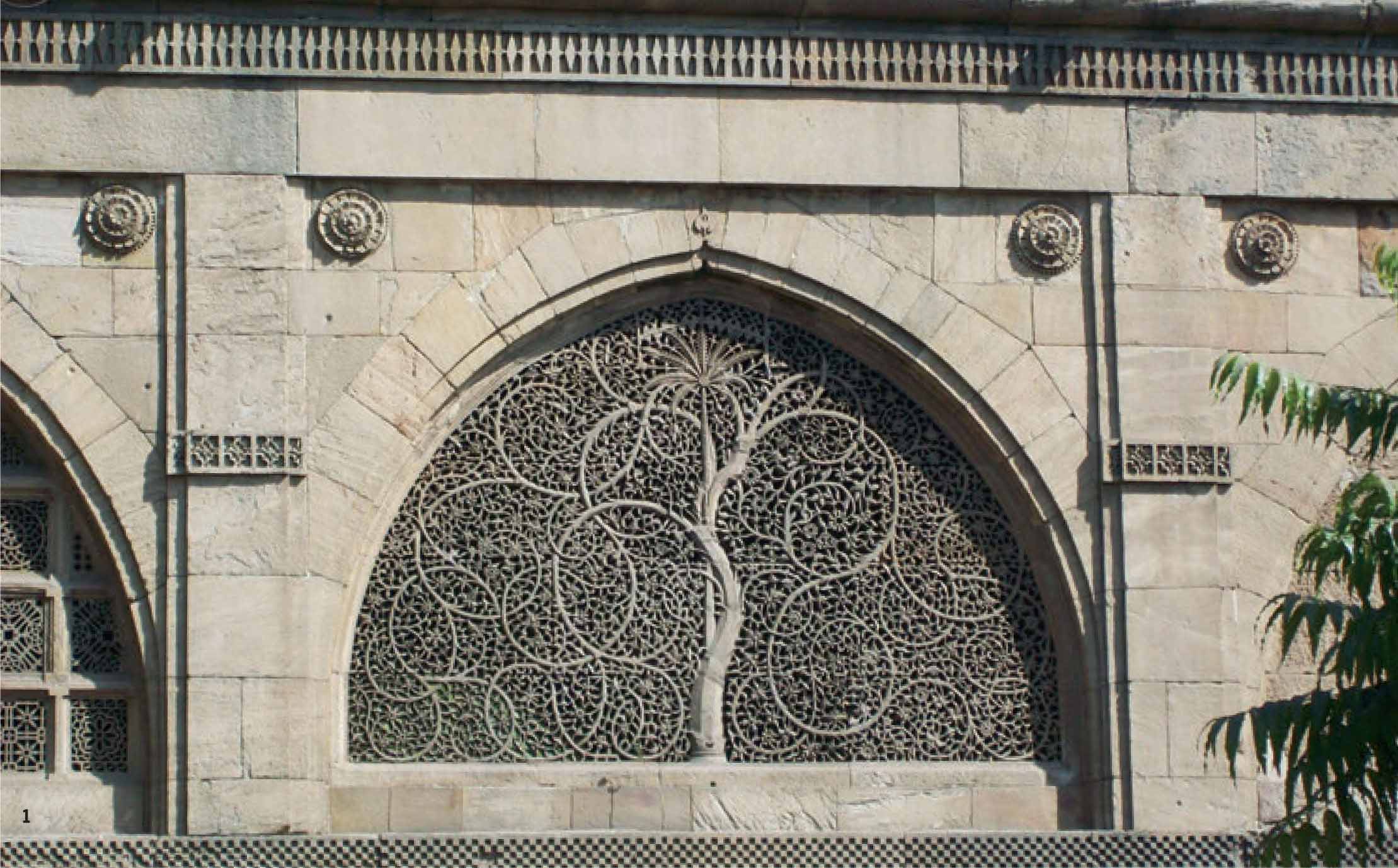Awe-inspiring-Ahmedabad-Stone-carved-jaali-Siddi