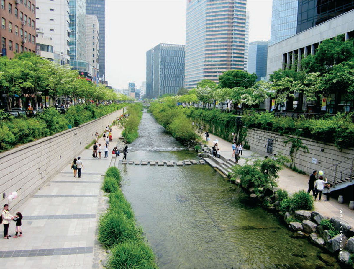 Transforming-Infrastructure-to-Landscape-restoration-Cheonggyecheon-River-Seoul