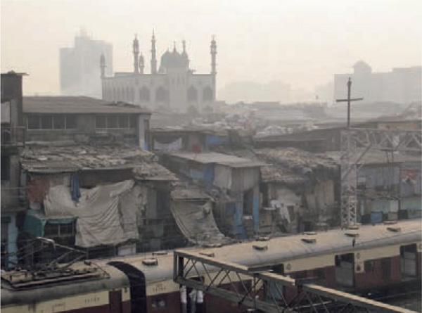 Re-housing-Mumbai’s-Slum-Dwellers-Mumbaikars-dangerously-suburban-railway-tracks