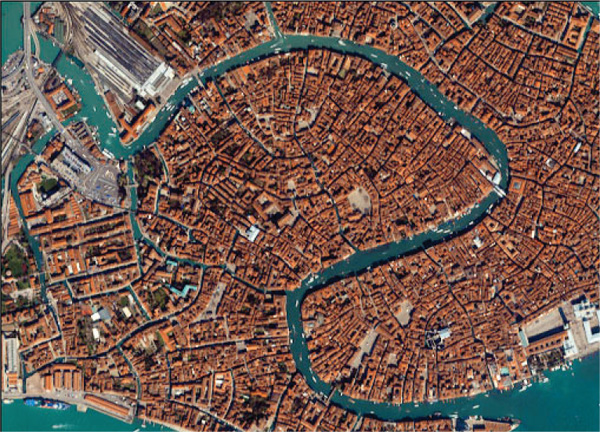 Water-as-Public-Space-Aerial-view-Venice