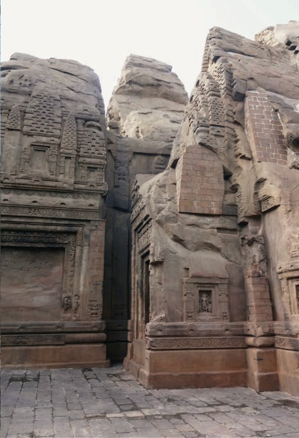 Heritage-in-Hill-Towns-Masroor-Temple-complex