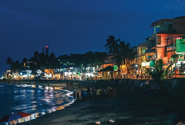 Beach-Every-Season-Lighthouse-Beach-promenade-Kovalam