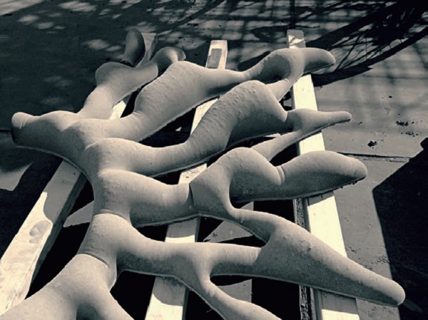 Industrial-Design-Discipline-Textile-mould-concrete-casting-tree-wreath