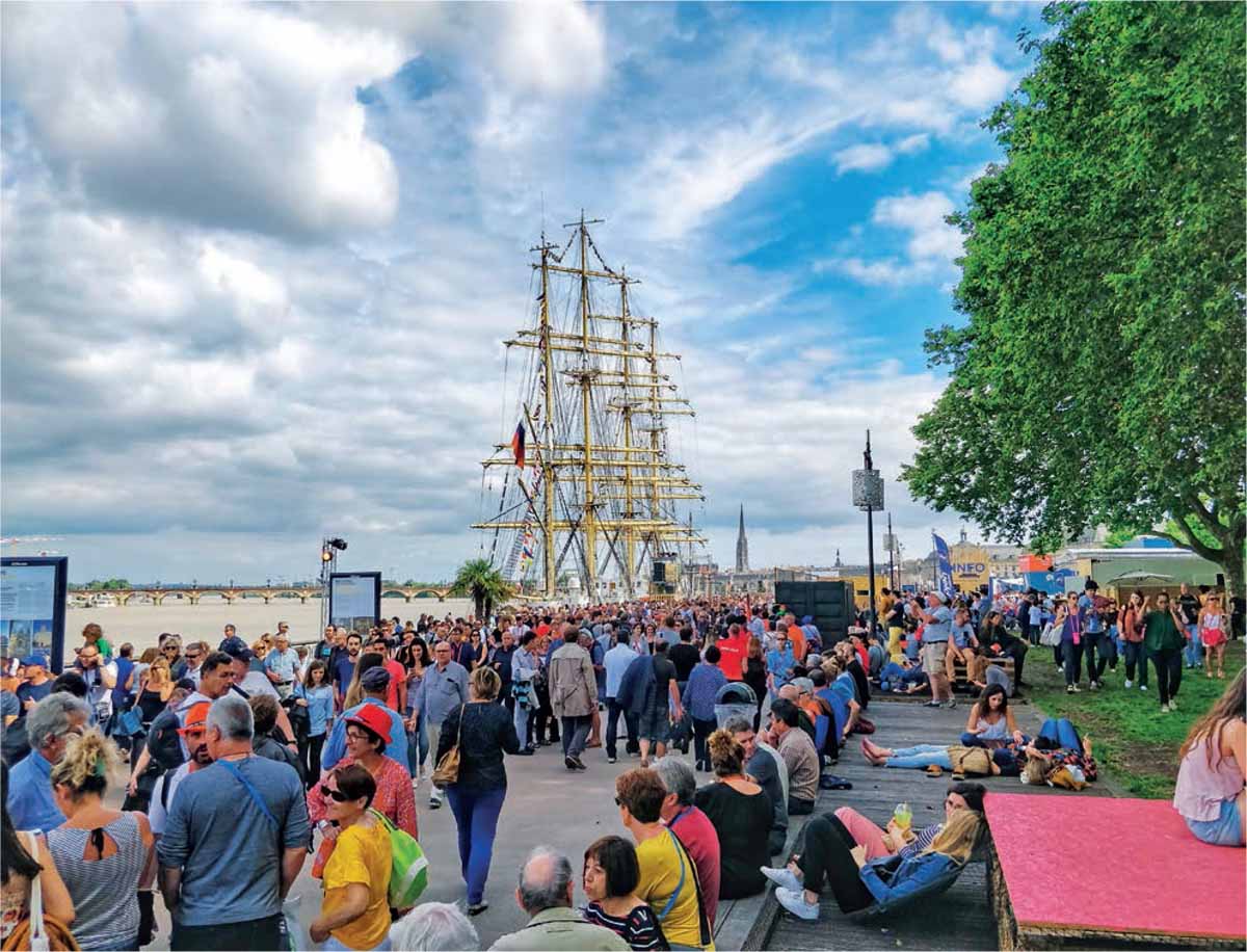 Streets-Areas-Expression-Fete-le-Vin-Wine-Festival-Bordeaux