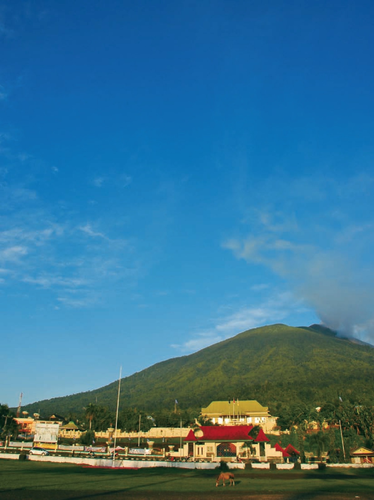 Under-Volcano-Ternate-Sultanate-Palace-Mt-Gamalama