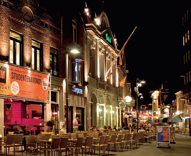 Towards-A-Smart-Society-De-escalate-Experimenting-lighting-centre-night-life-Stratumseind