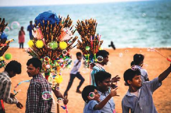 Beach-Every-Season-children-simple-joy