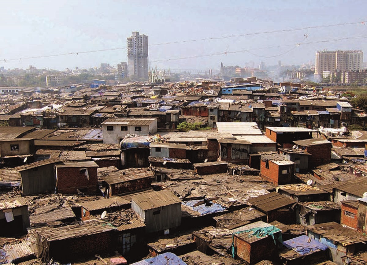 Re-evaluating-Urban-Asia-Dharavi-roofscape-Mumbai-India