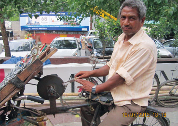 Pedal-Power-Hariprasad-pedals-7-8-kms-daily-sharpen-knives-sells-small-utilitarian-items-bought-cycle-two-decades-ago-Rs-500