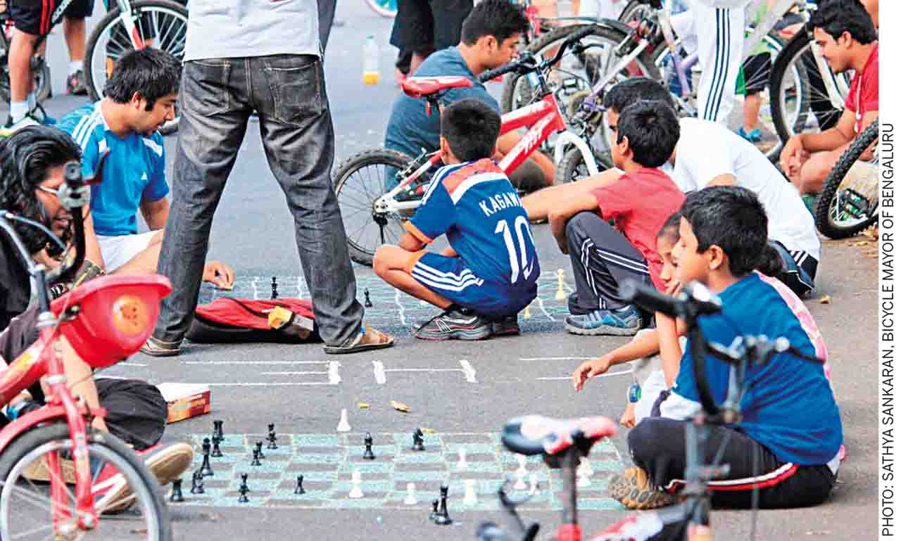 Making-India-Bike-Curious-Citizens-claim-street-bicycle-pedestrian-zone-Bengaluru-Cycle-Day-circa-2015