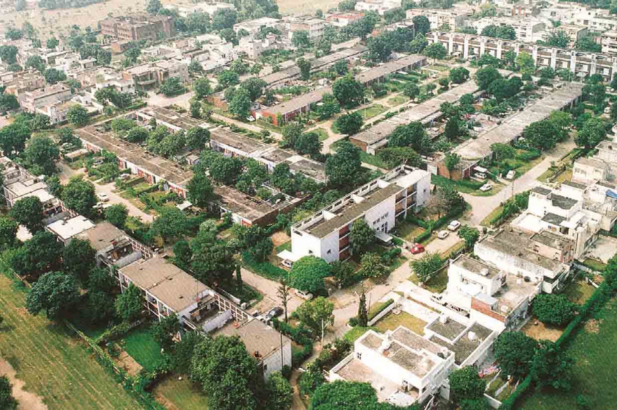 making-chandigarh-affordable-again-dictates-indigenous-technology-men-materials-harsh-composite-climate-shoestring-budget-modernist-vocabulary-government-owned-housing-stock