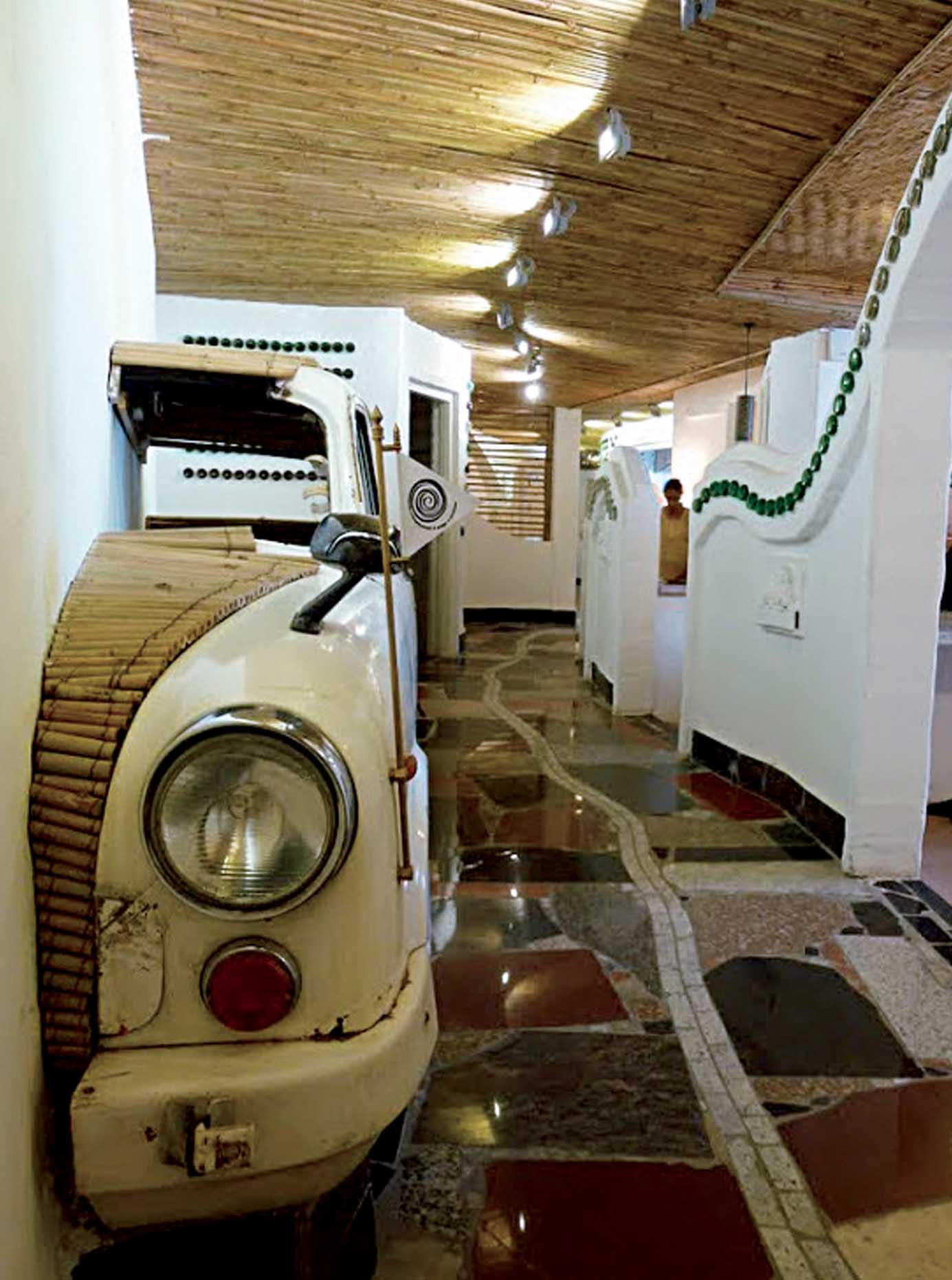 old-new-interior-photographs-office-environmental-design-solutions-delhi-showing-creative-reuse-materials