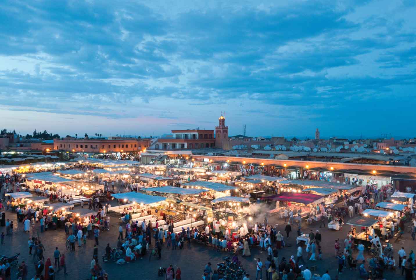 movement-city-plaza-de-yamaa-el-fna-marrakech-morocco