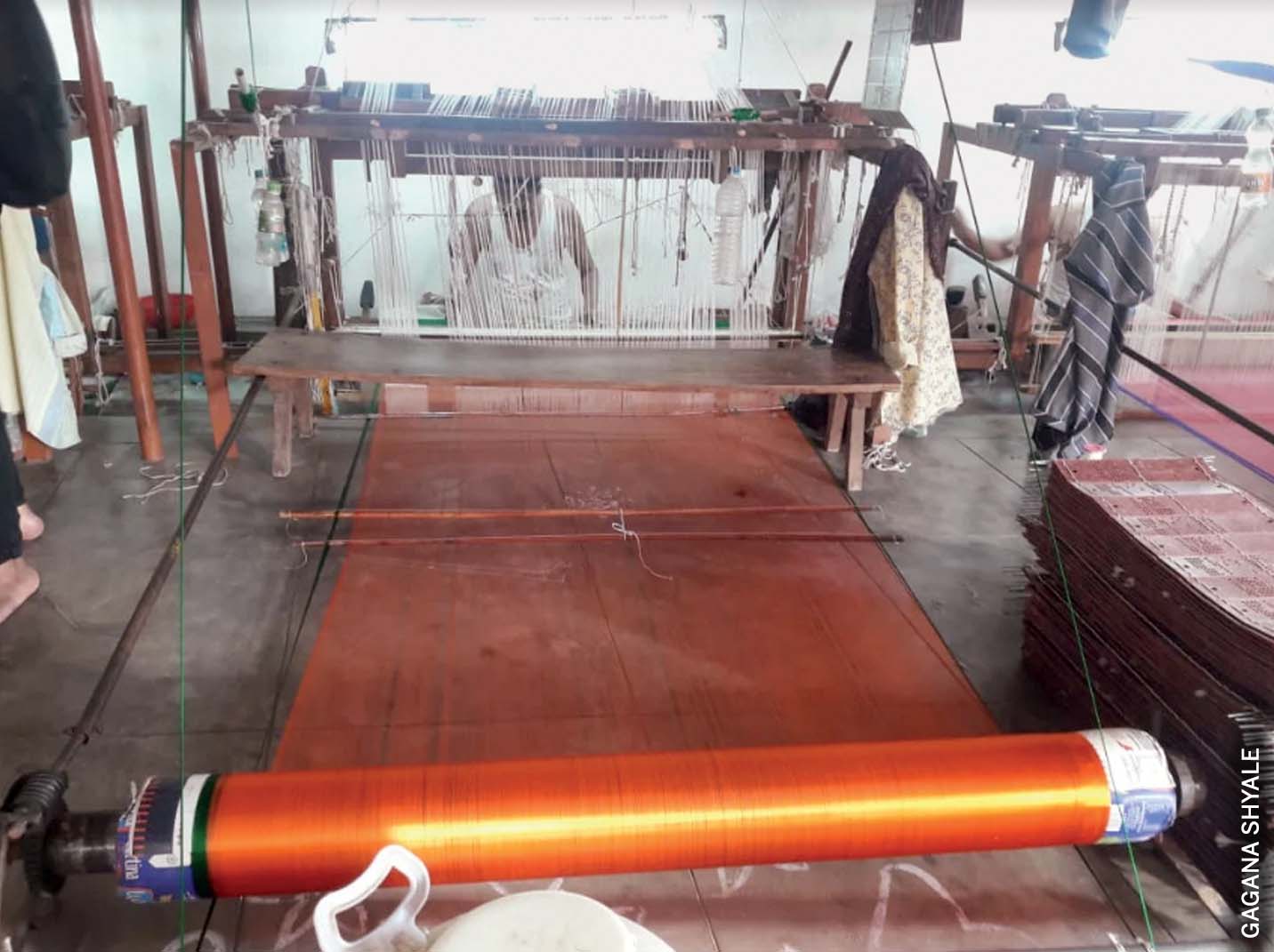 how-much-development-too-todays-world-silk-weaving-still-continue-yelahanka-old-town-today